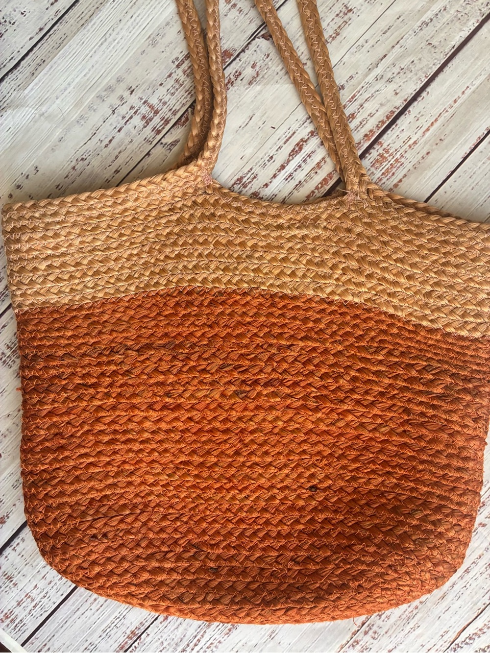 Handwoven Two-Tone Orange Straw Tote with Turtle Brooch - Picture 5 of 5